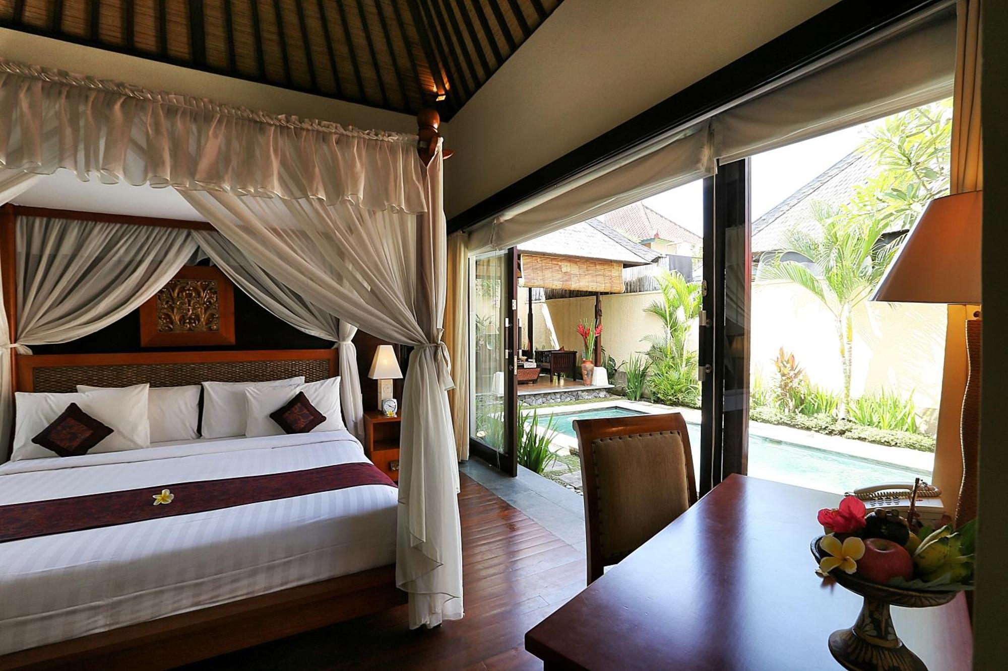 The Sanyas Suite Bali Seminyak  Room photo