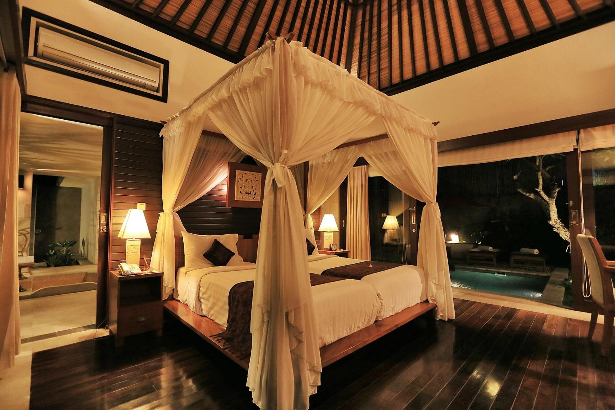 The Sanyas Suite Bali Seminyak  Room photo